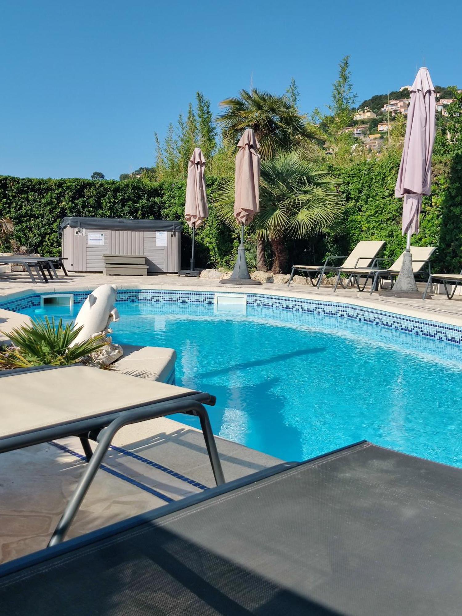 Villa Plein Sud A 900M Du Centre De Cavalaire Sur Mer - Chambre Climatisee - Piscine - Spa- Calme Et Detente المظهر الخارجي الصورة